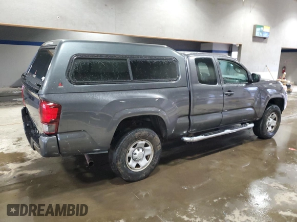 2018 Toyota Tacoma SR z VIN 5TFSX5EN1JX058679, wystawiony jako Copart lot #45236605 z przebiegiem 106 306 mil mil oraz Szkoda całkowita • Salvage title. Historia ofert i sprzedaży dostępna na DreamBid. Obrazek 3.