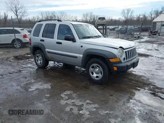 2007 Jeep Liberty Sport with VIN 1J4GL48K77W669788, listed as a IAAI auction lot 41655587 with 136,727 mi miles. Bid and sale history available at carsss.com. Image 1.