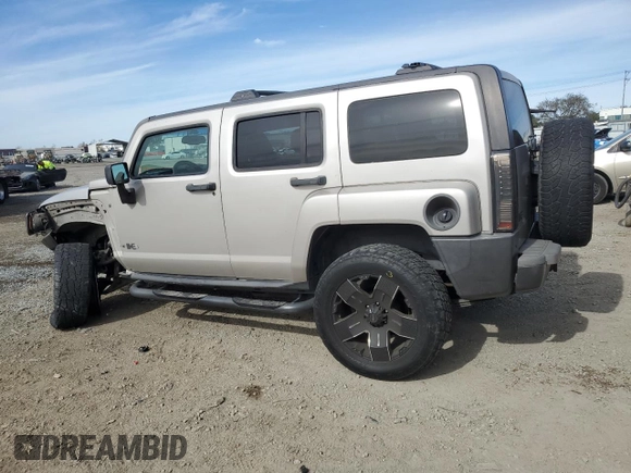 2006 Hummer H3 with VIN 5GTDN136568270854, listed as a Copart auction lot 42046995 with 121,806 mi miles and Salvage Title. Bid and sale history available at DreamBid. Image 2.