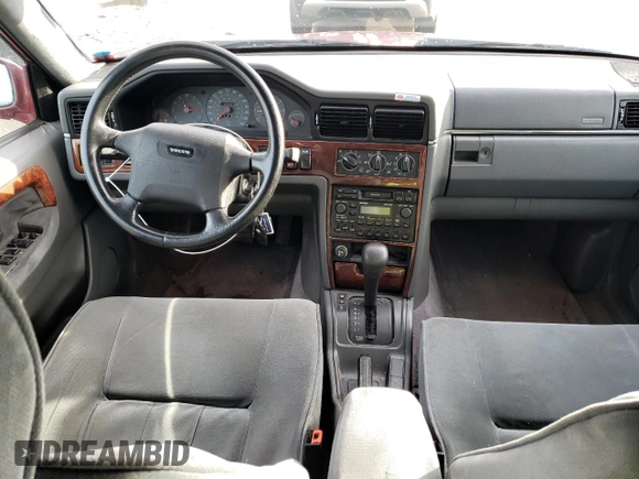 1996 Volvo 960 z VIN YV1KS9603T1085942, wystawiony jako Copart lot #81546584 z przebiegiem 149 865 mil mil oraz Szkoda całkowita • Salvage title. Historia ofert i sprzedaży dostępna na DreamBid. Obrazek 8.
