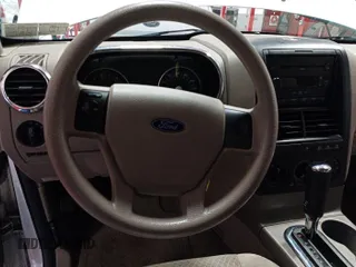 2006 Ford Explorer XLS z VIN 1FMEU72E26UB03509, wystawiony jako IAAI lot #42511818 z przebiegiem 126 541 mil mil oraz . Historia ofert i sprzedaży dostępna na DreamBid. Obrazek 7.
