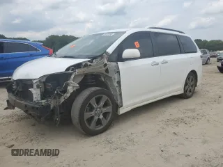 2018 Toyota Sienna SE с VIN 5TDXZ3DC0JS930571, выставлен на аукционе Copart как лот 59520955 с пробегом 216 983 миль миль и Списание • Salvage title. История ставок и продаж доступна на DreamBid. Изображение 1.