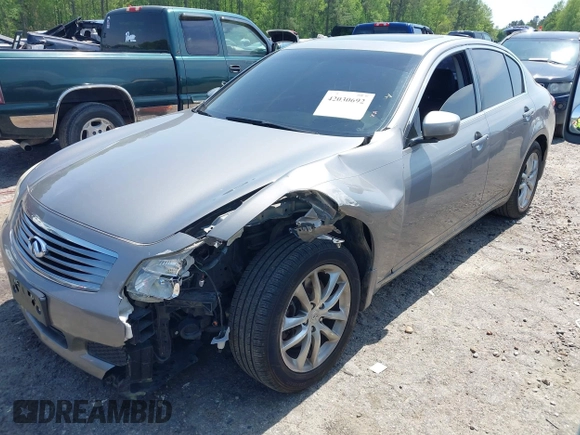2009 Infiniti G37 x with VIN JNKCV61F89M361484, listed as a IAAI auction lot 42030692 with 173,313 mi miles. Bid and sale history available at carsss.com. Image 2.