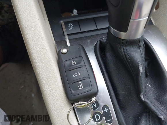 2012 Volkswagen Eos Komfort с VIN WVWBW7AH0CV004383, выставлен на аукционе IAAI как лот 42313494 с пробегом 121 597 миль миль и . История ставок и продаж доступна на DreamBid. Изображение 11.
