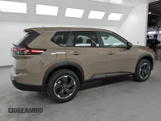 2025 Nissan Rogue SV with VIN 5N1BT3BA6SC775620, listed as a Copart auction lot 53378745 with 4,495 mi miles and Clean Title. Bid and sale history available at DreamBid. Image 3.