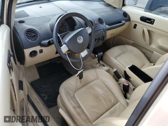 2006 Volkswagen Beetle with VIN 3VWSG31C86M413513, listed as a Copart auction lot 81557984 with 122,632 mi miles and Clean Title. Bid and sale history available at DreamBid. Image 8.