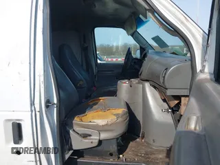 2005 Ford Econoline Cargo with VIN 1FTNE24LX5HA61971, listed as a IAAI auction lot 41748726 with Not Provided miles. Bid and sale history available at carsss.com. Image 5.