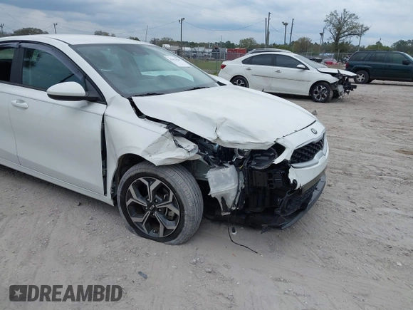 2020 Kia Forte LXS with VIN 3KPF24AD0LE226080, listed as a IAAI auction lot 41624285 with 10,122 mi miles. Bid and sale history available at carsss.com. Image 6.