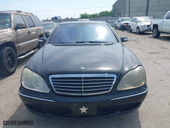 2006 Mercedes-Benz S-Class 5.0L with VIN WDBNG75J06A484636, listed as a IAAI auction lot 42058885 with 1 mi miles. Bid and sale history available at carsss.com. Image 6.