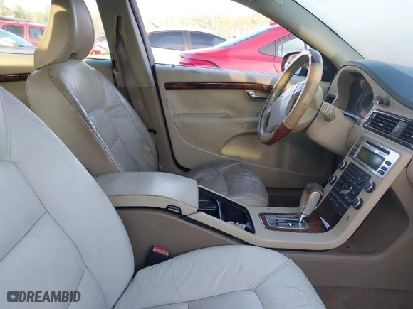 2007 Volvo S80 I6 with VIN YV1AS982471032134, listed as a IAAI auction lot 41829607 with 217,732 mi miles. Bid and sale history available at carsss.com. Image 5.