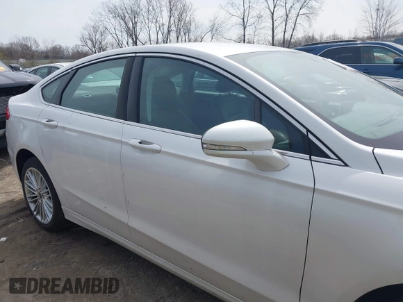 2016 Ford Fusion SE with VIN 3FA6P0T99GR268237, listed as a IAAI auction lot 41951459 with 117,309 mi miles. Bid and sale history available at carsss.com. Image 14.