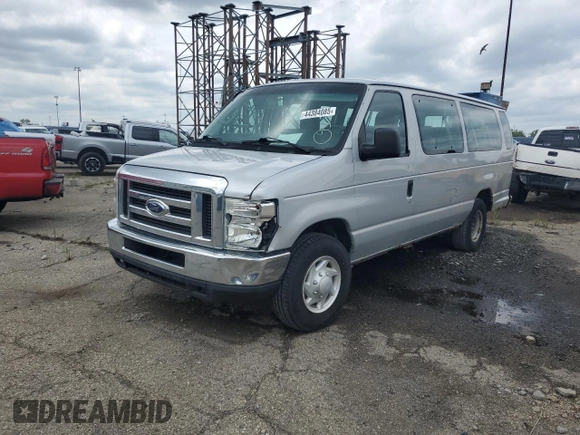 2009 Ford Econoline Passenger XL with VIN 1FBSS31L29DA36439, listed as a Copart auction lot 44384085 with 203,939 mi miles and Salvage title. Bid and sale history available at DreamBid. Image 1.