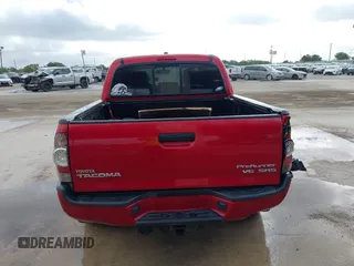 2010 Toyota Tacoma PreRunner z VIN 3TMJU4GN1AM094552, wystawiony jako IAAI lot #42422207 z przebiegiem 180 364 mil mil oraz . Historia ofert i sprzedaży dostępna na DreamBid. Obrazek 16.