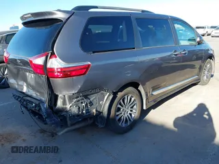 2019 Toyota Sienna XLE Auto Access Seat with VIN 5TDYZ3DC4KS980041, listed as a IAAI auction lot 41793001 with 125,084 mi miles. Bid and sale history available at carsss.com. Image 4.