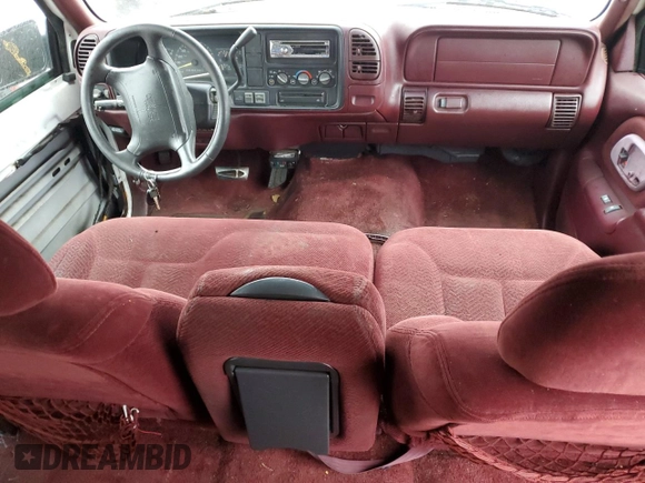 1997 GMC Suburban z VIN 1GKGK26JXVJ715765, wystawiony jako Copart lot #73188284 z przebiegiem 301 101 mil mil oraz Szkoda całkowita • Salvage title. Historia ofert i sprzedaży dostępna na DreamBid. Obrazek 8.
