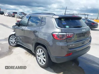 2023 Jeep Compass Latitude Lux с VIN 3C4NJDFN4PT513651, выставлен на аукционе IAAI как лот 40245254 с пробегом 3 545 миль миль и . История ставок и продаж доступна на DreamBid. Изображение 3.
