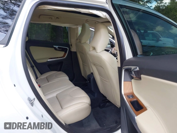 2017 Volvo XC60 Inscription с VIN YV449MRU5H2212488, выставлен на аукционе IAAI как лот 42165858 с пробегом 77 056 миль миль и . История ставок и продаж доступна на DreamBid. Изображение 8.