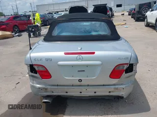 2001 Mercedes-Benz CLK 320/430 z VIN WDBLK70G71T074205, wystawiony jako IAAI lot #42319109 z przebiegiem 214 707 mil mil oraz . Historia ofert i sprzedaży dostępna na DreamBid. Obrazek 17.