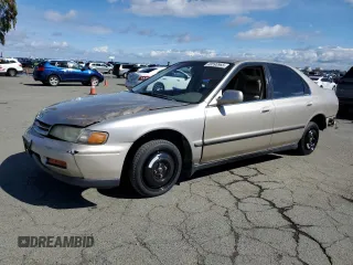 1995 Honda Accord LX with VIN 1HGCD5638SA090464, listed as a Copart auction lot 48593965 with 142,003 mi miles and Clean Title. Bid and sale history available at carsss.com. Image 1.