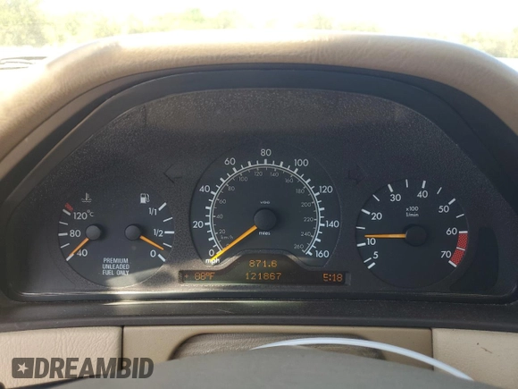 1998 Mercedes-Benz E with VIN WDBJF82F4WX012153, listed as a Copart auction lot 51848665 with 121,867 mi miles and Salvage Title. Bid and sale history available at DreamBid. Image 9.