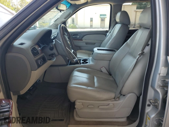 2013 Chevrolet Tahoe LT z VIN 1GNSCBE09DR311858, wystawiony jako Copart lot #55884565 z przebiegiem 280 063 mil mil oraz Szkoda całkowita • Salvage title. Historia ofert i sprzedaży dostępna na DreamBid. Obrazek 7.
