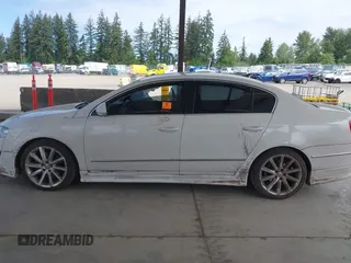 2008 Volkswagen Passat 3.6L V6 z VIN WVWCU73C18P112907, wystawiony jako IAAI lot #42333428 z przebiegiem 113 174 mil mil oraz . Historia ofert i sprzedaży dostępna na DreamBid. Obrazek 14.