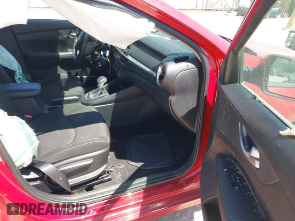 2021 Kia Forte LXS z VIN 3KPF24AD2ME309060, wystawiony jako IAAI lot #42220259 z przebiegiem 79 298 mil mil oraz . Historia ofert i sprzedaży dostępna na DreamBid. Obrazek 5.