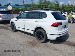 2022 Volkswagen Tiguan SE R-Line Black with VIN 3VV8B7AX0NM007523, listed as a IAAI auction lot 42457688 with 39,084 mi miles and . Bid and sale history available at DreamBid. Image 3.
