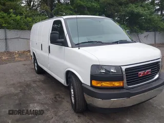 2024 GMC Savana Cargo z VIN 1GTW7AFP8R1181159, wystawiony jako IAAI lot #42462978 z przebiegiem 1 692 mil mil oraz . Historia ofert i sprzedaży dostępna na DreamBid. Obrazek 1.