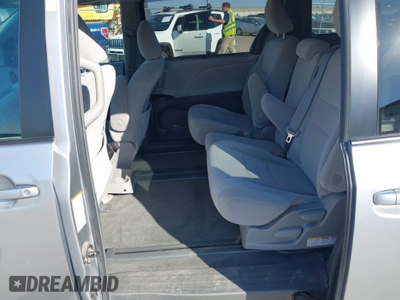 2017 Toyota Sienna LE Auto Access Seat with VIN 5TDKZ3DC4HS773762, listed as a IAAI auction lot 40350728 with 86,271 mi miles and . Bid and sale history available at DreamBid. Image 8.