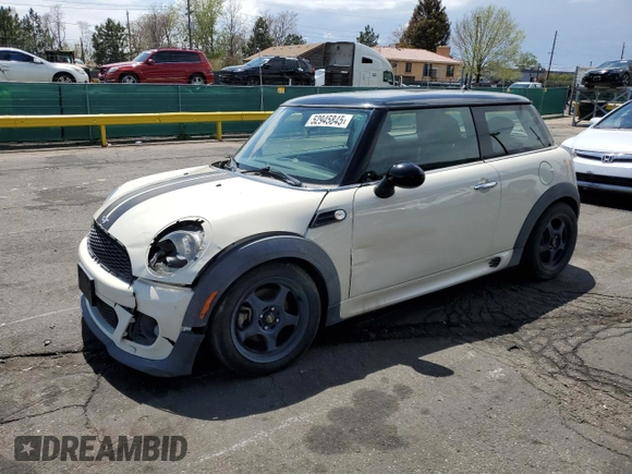 2013 MINI Hardtop with VIN WMWSU3C58DT373021, listed as a Copart auction lot 52945845 with 83,865 mi miles and Salvage Title. Bid and sale history available at DreamBid. Image 1.