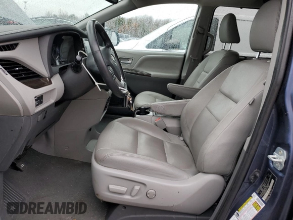 2020 Toyota Sienna XLE with VIN 5TDDZ3DC9LS235429, listed as a Copart auction lot 46658525 with 0 mi miles and Salvage Title. Bid and sale history available at carsss.com. Image 7.