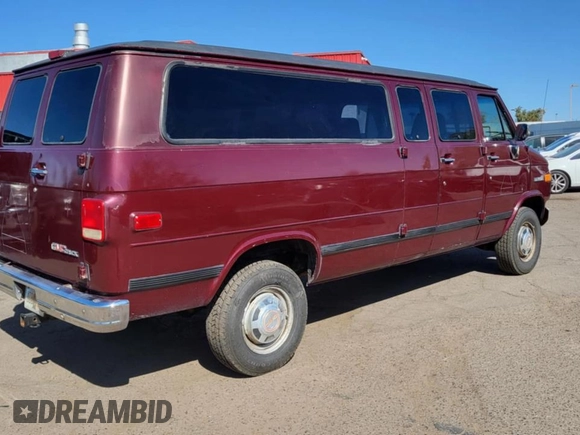 1994 GMC Rally z VIN 1GJGG39K6RF527981, wystawiony jako Copart lot #50758635 z przebiegiem 159 751 mil mil oraz Tytuł czysty. Historia ofert i sprzedaży dostępna na DreamBid. Obrazek 4.