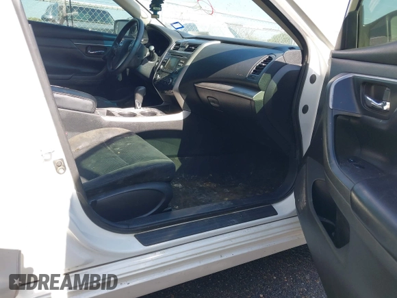 2015 Nissan Altima 2.5 z VIN 1N4AL3AP4FC469081, wystawiony jako IAAI lot #41982777 z przebiegiem 208 731 mil mil oraz . Historia ofert i sprzedaży dostępna na DreamBid. Obrazek 5.