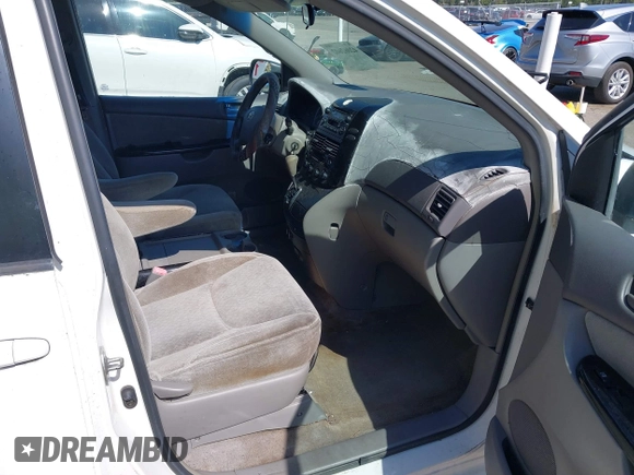 2005 Toyota Sienna CE with VIN 5TDZA23C55S316391, listed as a IAAI auction lot 42062602 with 431,359 mi miles. Bid and sale history available at carsss.com. Image 5.