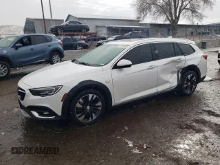 2018 Buick Regal Essence with VIN W04GV8SX3J1176104, listed as a Copart auction lot 87739895 with 72,560 mi miles and Salvage Title. Bid and sale history available at DreamBid. Image 1.