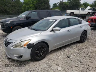 2015 Nissan Altima SV z VIN 1N4AL3AP5FC573403, wystawiony jako Copart lot #59894585 z przebiegiem 95 025 mil mil oraz Czysty tytuł • Clean title. Historia ofert i sprzedaży dostępna na DreamBid. Obrazek 1.
