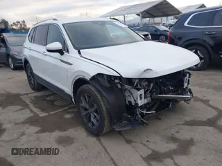 2023 Volkswagen Tiguan SE with VIN 3VV3B7AX3PM071438, listed as a IAAI auction lot 41678623 with 4,775 mi miles and . Bid and sale history available at DreamBid. Image 1.