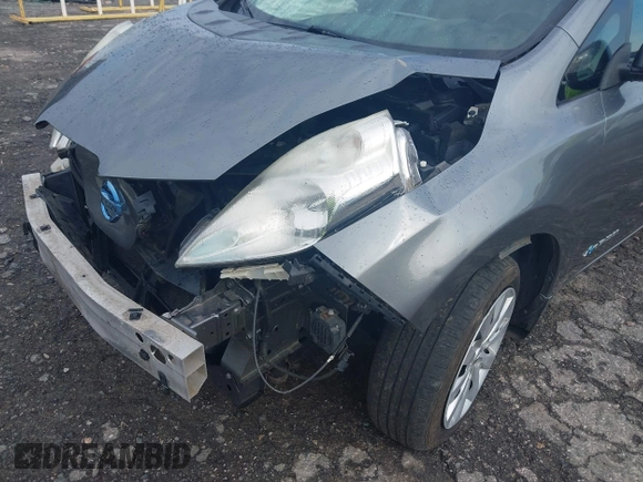 2015 Nissan LEAF S z VIN 1N4AZ0CP9FC310227, wystawiony jako IAAI lot #42101317 z przebiegiem 73 438 mil mil oraz . Historia ofert i sprzedaży dostępna na DreamBid. Obrazek 6.