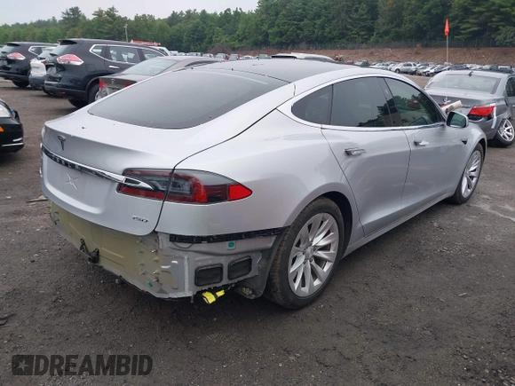 2018 Tesla Model S 75D с VIN 5YJSA1E26JF264767, выставлен на аукционе IAAI как лот 42434614 с пробегом 38 054 миль миль и . История ставок и продаж доступна на DreamBid. Изображение 4.
