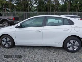 2020 Hyundai Ioniq Blue z VIN KMHC65LC0LU233688, wystawiony jako IAAI lot #42573852 z przebiegiem 61 293 mil mil oraz . Historia ofert i sprzedaży dostępna na DreamBid. Obrazek 15.
