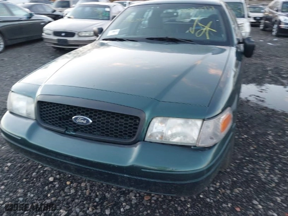 2010 Ford Police Interceptor with VIN 2FABP7BV5AX117099, listed as a IAAI auction lot 41233737 with 999,999 mi miles. Bid and sale history available at carsss.com. Image 11.
