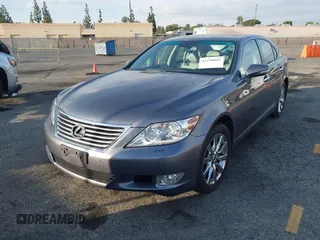 2012 Lexus LS 460 z VIN JTHBL5EF7C5112312, wystawiony jako IAAI lot #41550064 z przebiegiem 82 312 mil mil oraz . Historia ofert i sprzedaży dostępna na DreamBid. Obrazek 2.