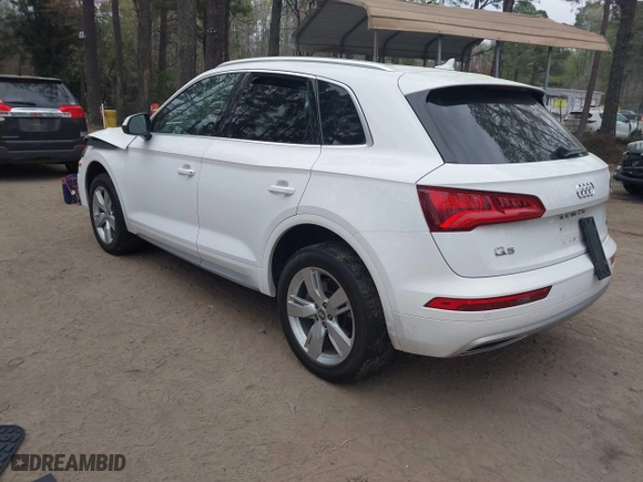 2018 Audi Q5 Premium Plus with VIN WA1BNAFY6J2080465, listed as a IAAI auction lot 41941203 with 79,724 mi miles. Bid and sale history available at carsss.com. Image 3.