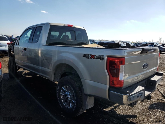 2017 Ford Super Duty F-350 SRW Lariat with VIN 1FT8X3B67HEC75073, listed as a Copart auction lot 76058684 with 173,989 mi miles and Salvage Title. Bid and sale history available at carsss.com. Image 2.