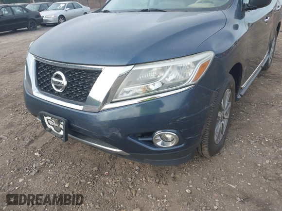 2013 Nissan Pathfinder SV with VIN 5N1AR2MM0DC682123, listed as a IAAI auction lot 41886581 with 193,262 mi miles. Bid and sale history available at carsss.com. Image 12.