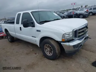 2002 Ford Super Duty F-250 XL with VIN 1FTNX20F72ED29687, listed as a IAAI auction lot 41895183 with 296,318 mi miles. Bid and sale history available at carsss.com. Image 1.