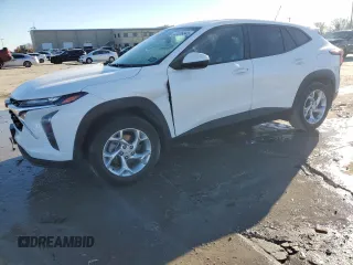 2025 Chevrolet Trax LS with VIN KL77LFEP8SC020042, listed as a Copart auction lot 43536845 with 33,794 mi miles and Non Repairable. Bid and sale history available at DreamBid. Image 1.