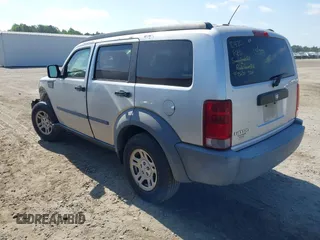 2007 Dodge Nitro SXT z VIN 1D8GT28KX7W562701, wystawiony jako IAAI lot #42181375 z przebiegiem 259 879 mil mil oraz . Historia ofert i sprzedaży dostępna na DreamBid. Obrazek 3.