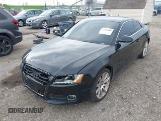 2011 Audi A5 Premium Plus z VIN WAULFAFR9BA080187, wystawiony jako IAAI lot #42220280 z przebiegiem 142 676 mil mil oraz . Historia ofert i sprzedaży dostępna na DreamBid. Obrazek 2.